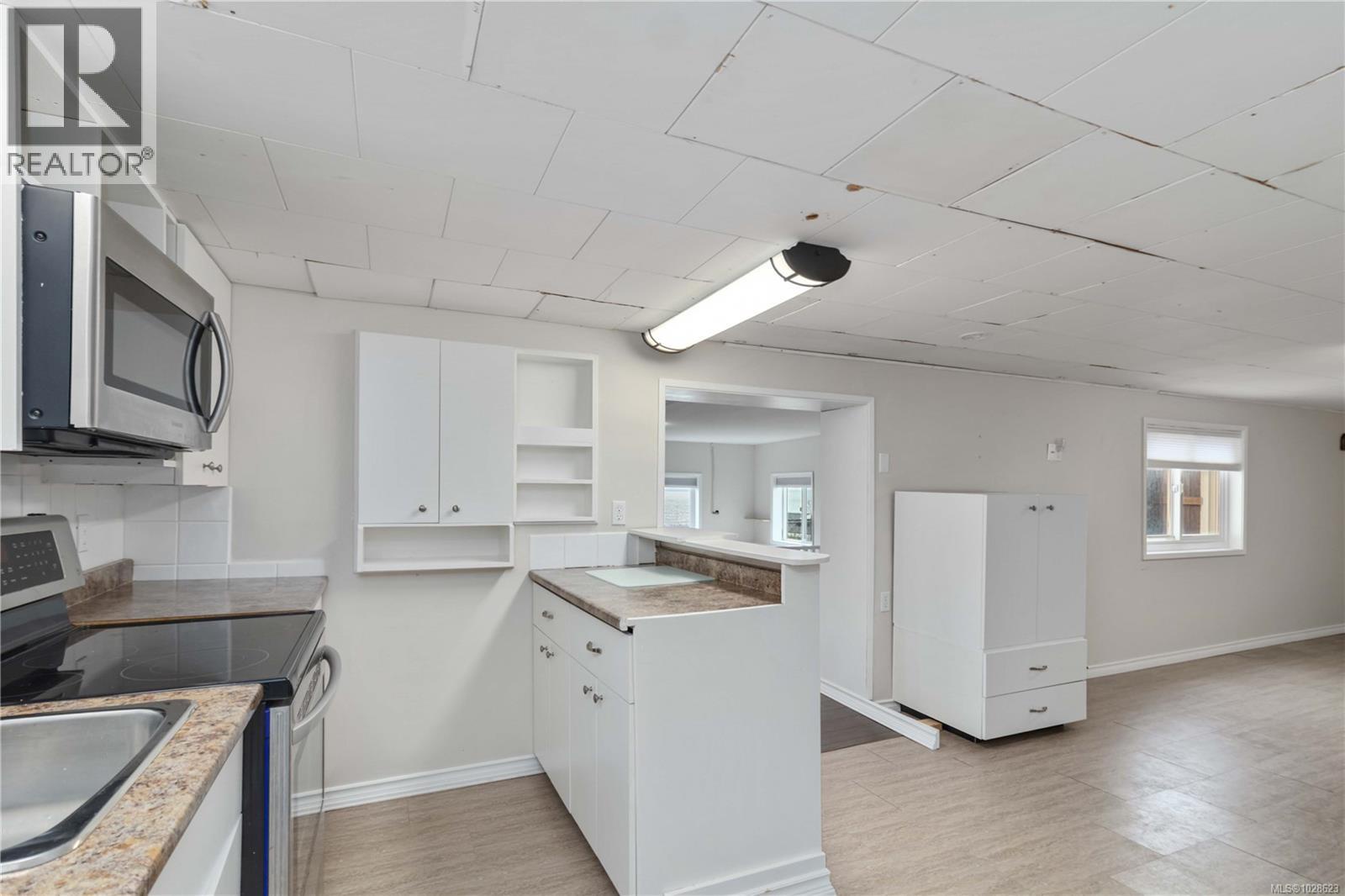 1811 Hollywood Cres, Victoria, British Columbia