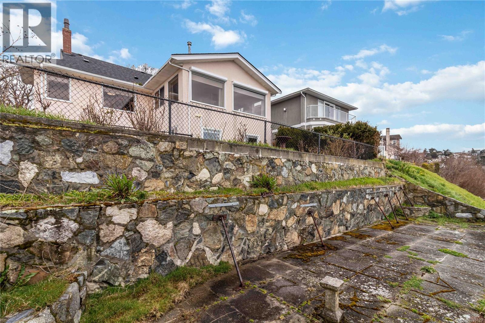 1811 Hollywood Cres, Victoria, British Columbia
