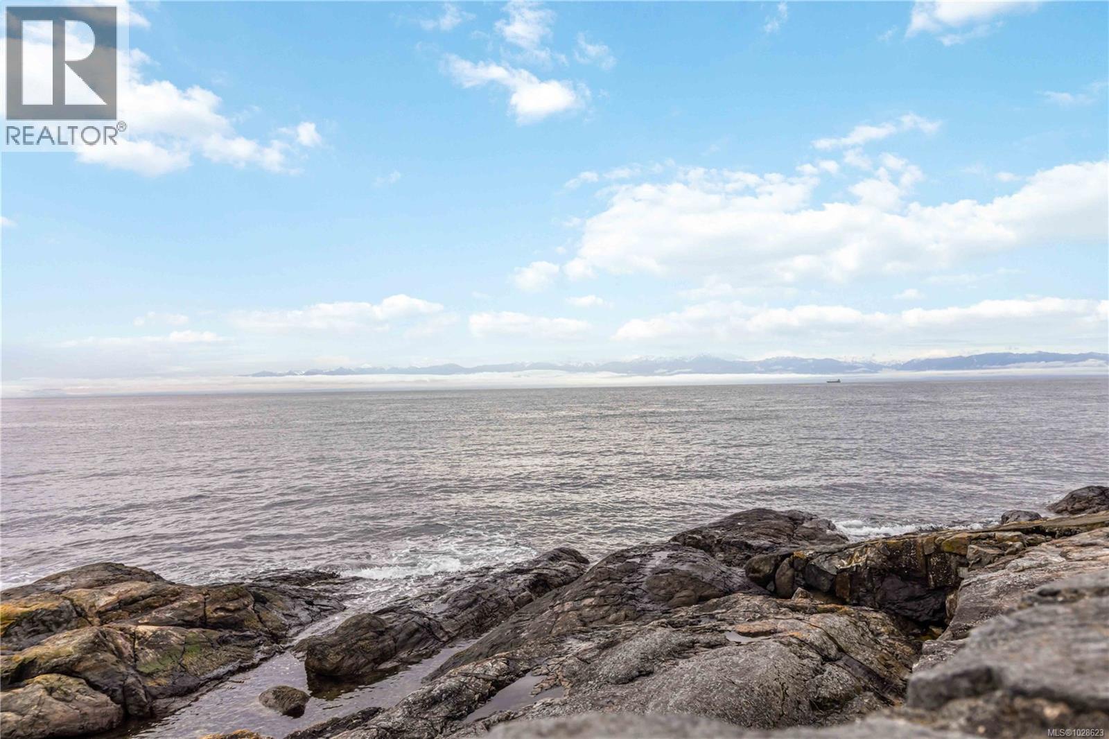 1811 Hollywood Cres, Victoria, British Columbia