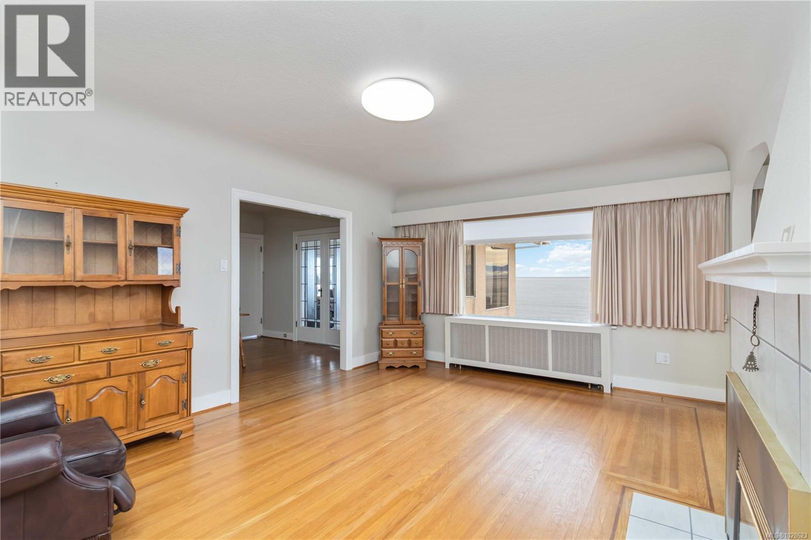 1811 Hollywood Cres, Victoria, British Columbia