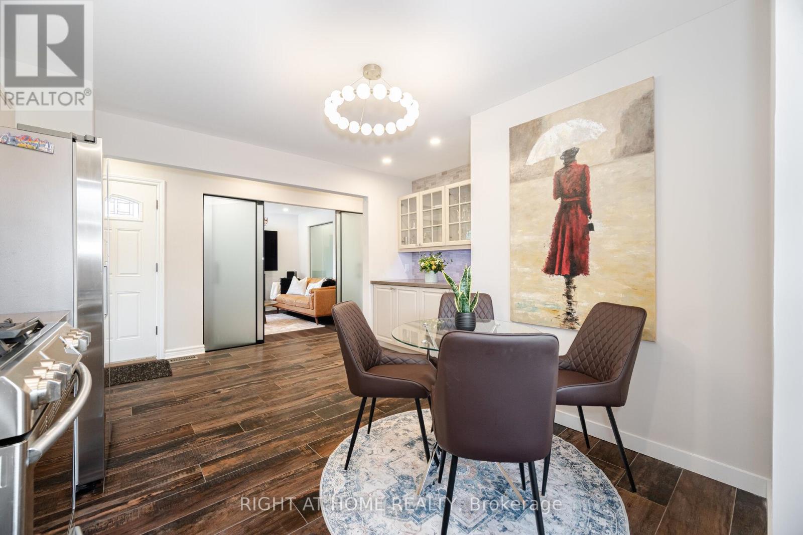 15 Kemano Road, Aurora (aurora Heights), Ontario