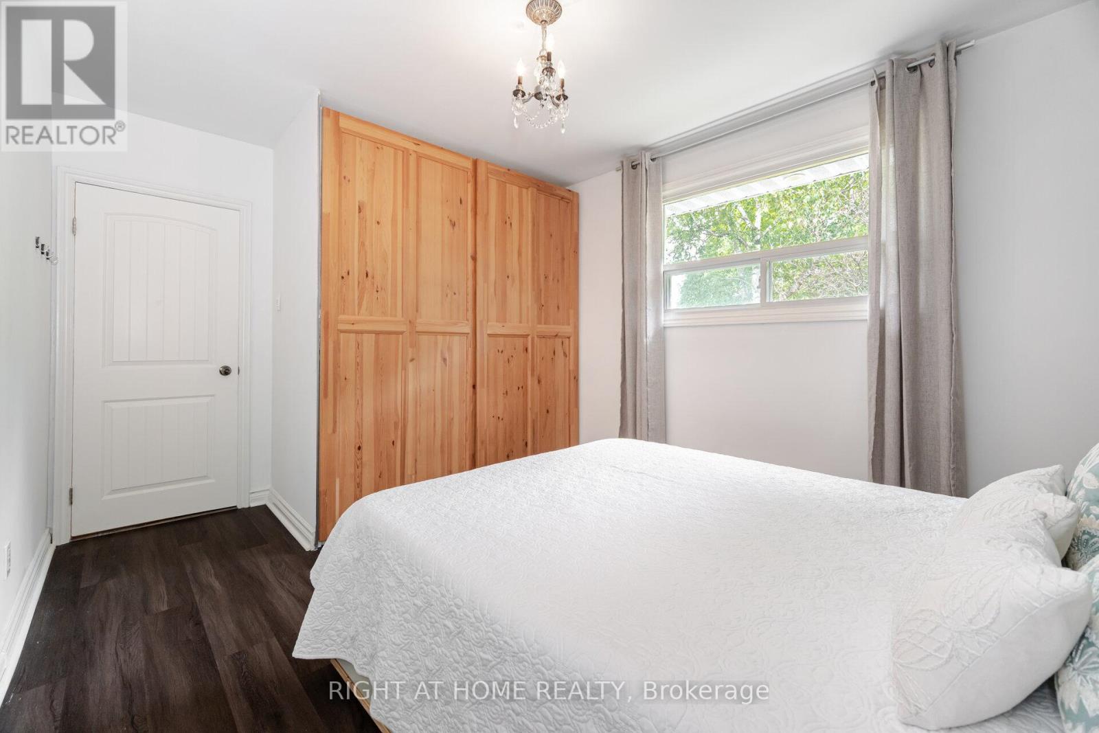 15 Kemano Road, Aurora (aurora Heights), Ontario