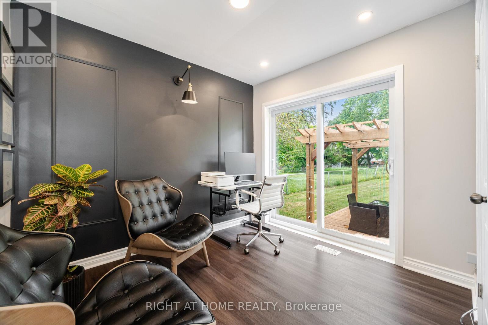 15 Kemano Road, Aurora (aurora Heights), Ontario