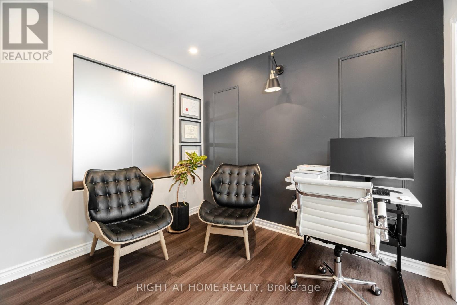 15 Kemano Road, Aurora (aurora Heights), Ontario