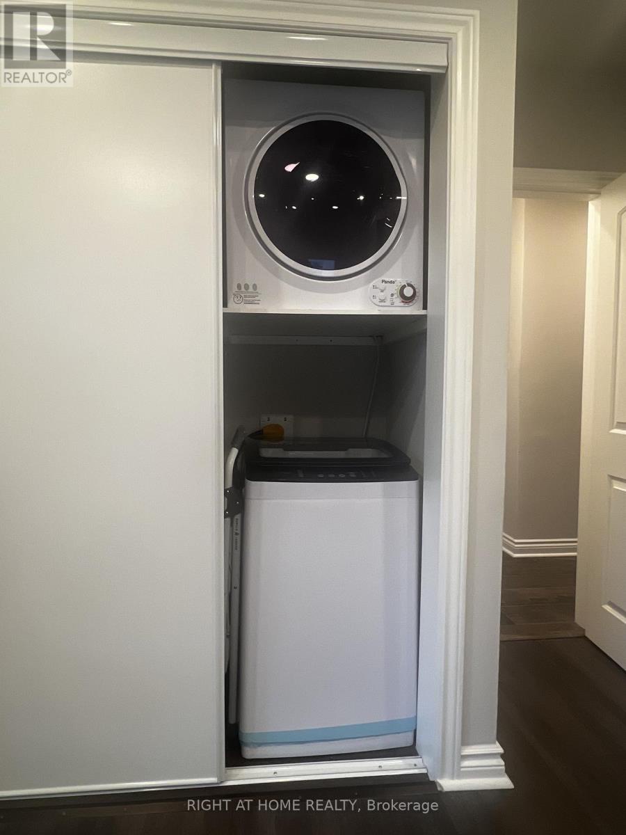 15 Kemano Road, Aurora (aurora Heights), Ontario