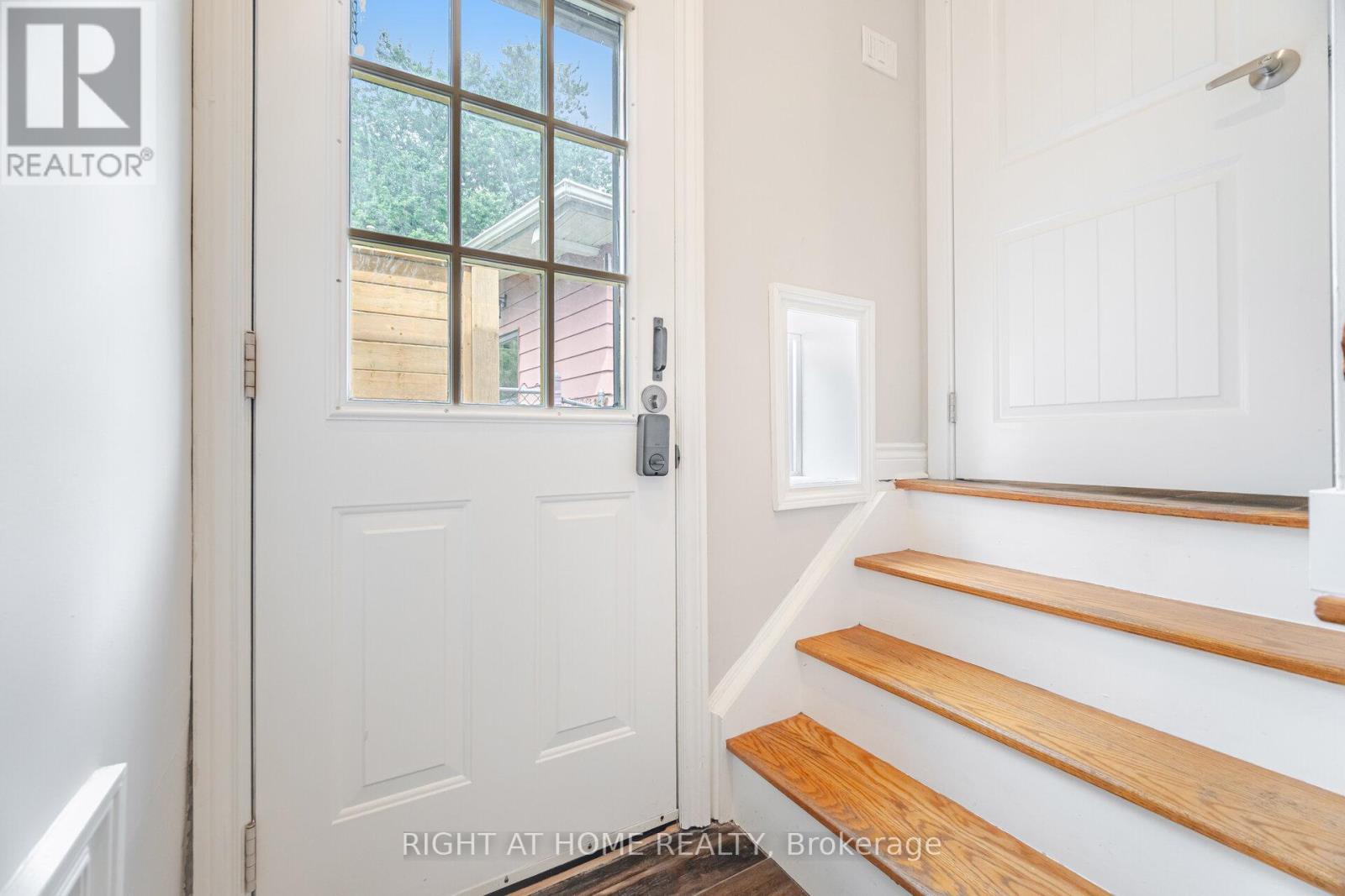 15 Kemano Road, Aurora (aurora Heights), Ontario