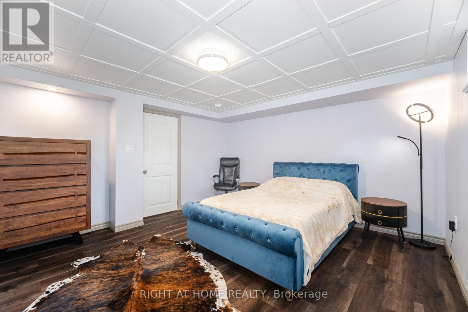 15 Kemano Road, Aurora (aurora Heights), Ontario