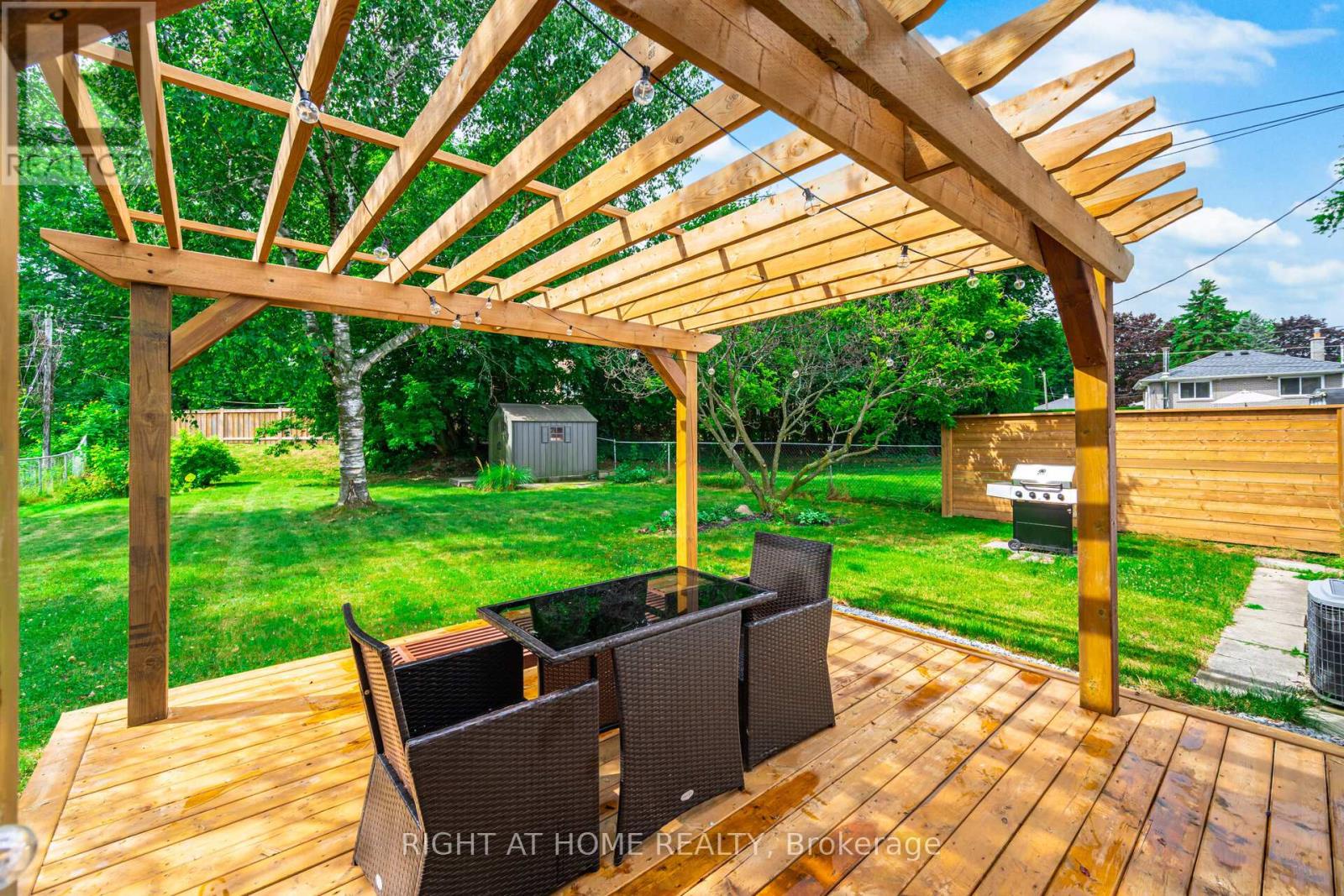 15 Kemano Road, Aurora (aurora Heights), Ontario