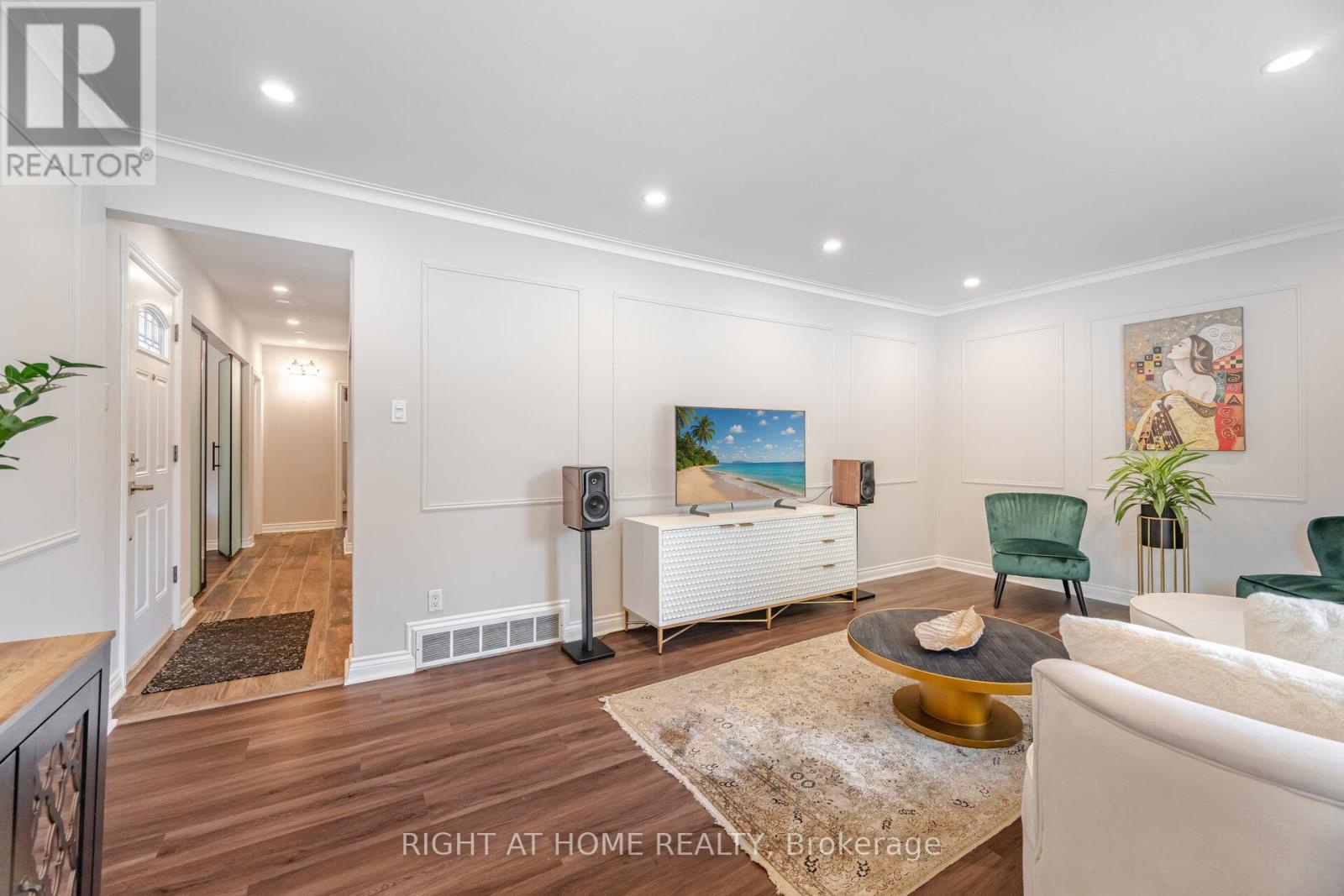 15 Kemano Road, Aurora (aurora Heights), Ontario