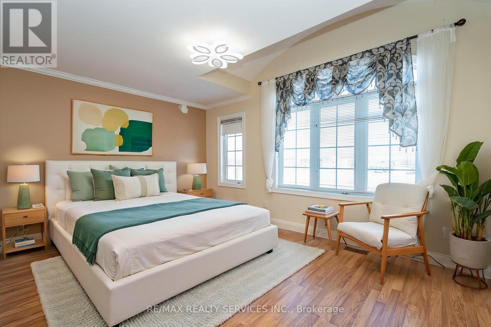 52 Mount Royal Circle, Brampton (vales Of Castlemore North), Ontario