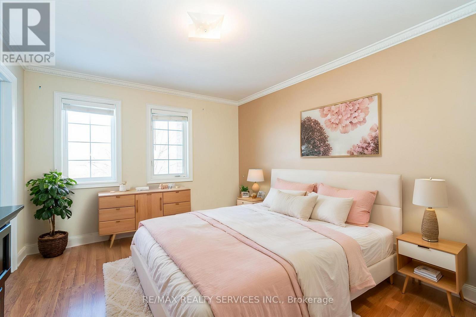 52 Mount Royal Circle, Brampton (vales Of Castlemore North), Ontario