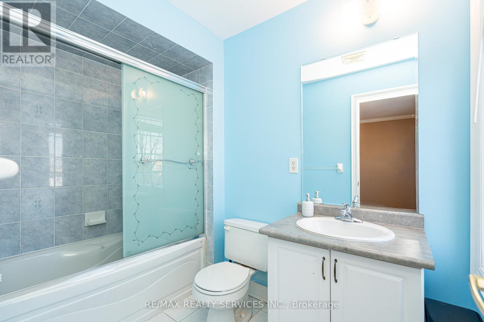 52 Mount Royal Circle, Brampton (vales Of Castlemore North), Ontario