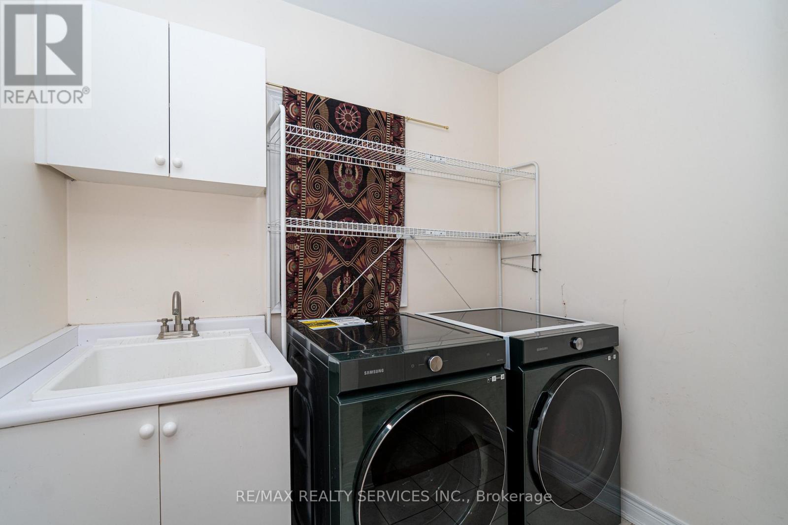 52 Mount Royal Circle, Brampton (vales Of Castlemore North), Ontario