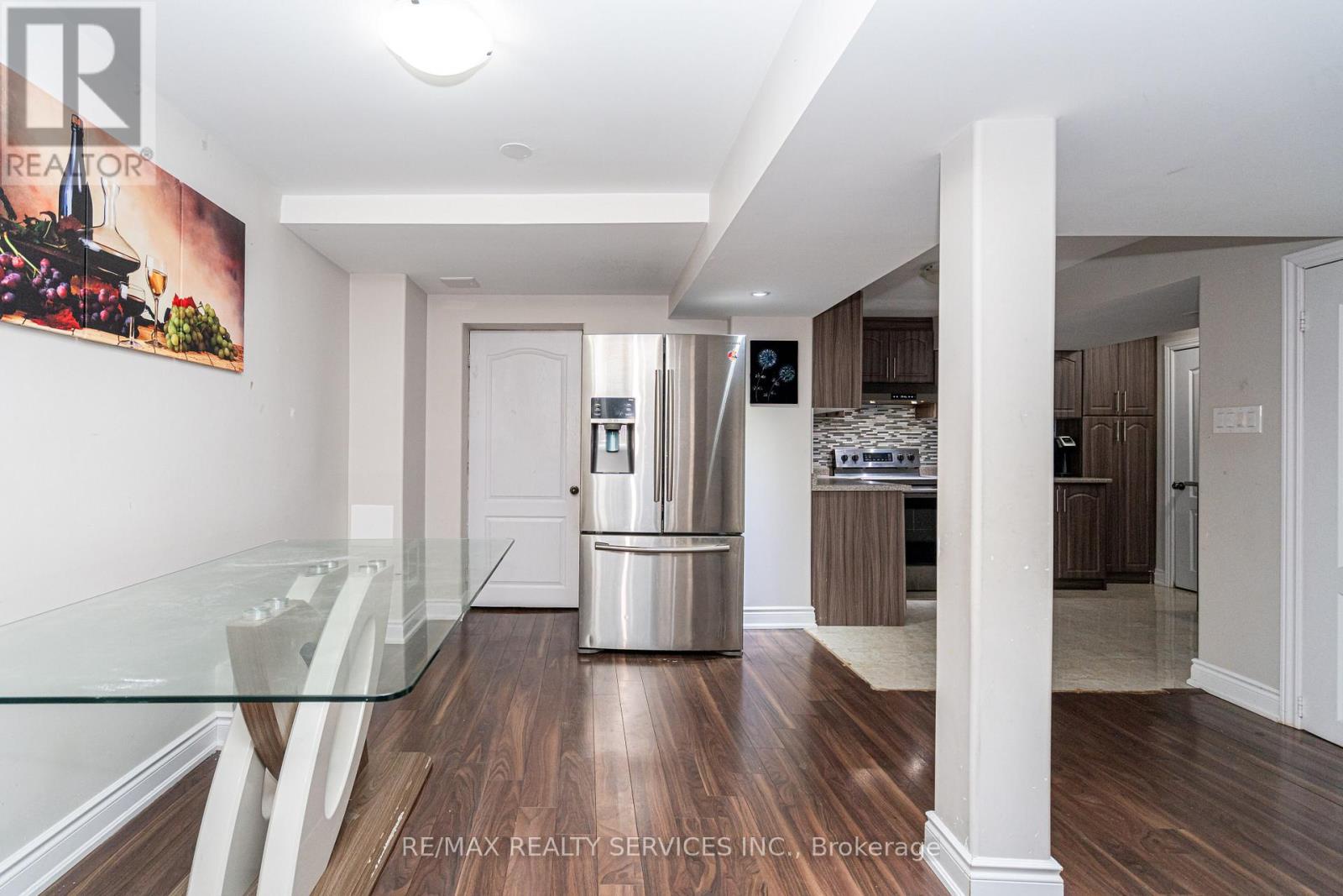 52 Mount Royal Circle, Brampton (vales Of Castlemore North), Ontario