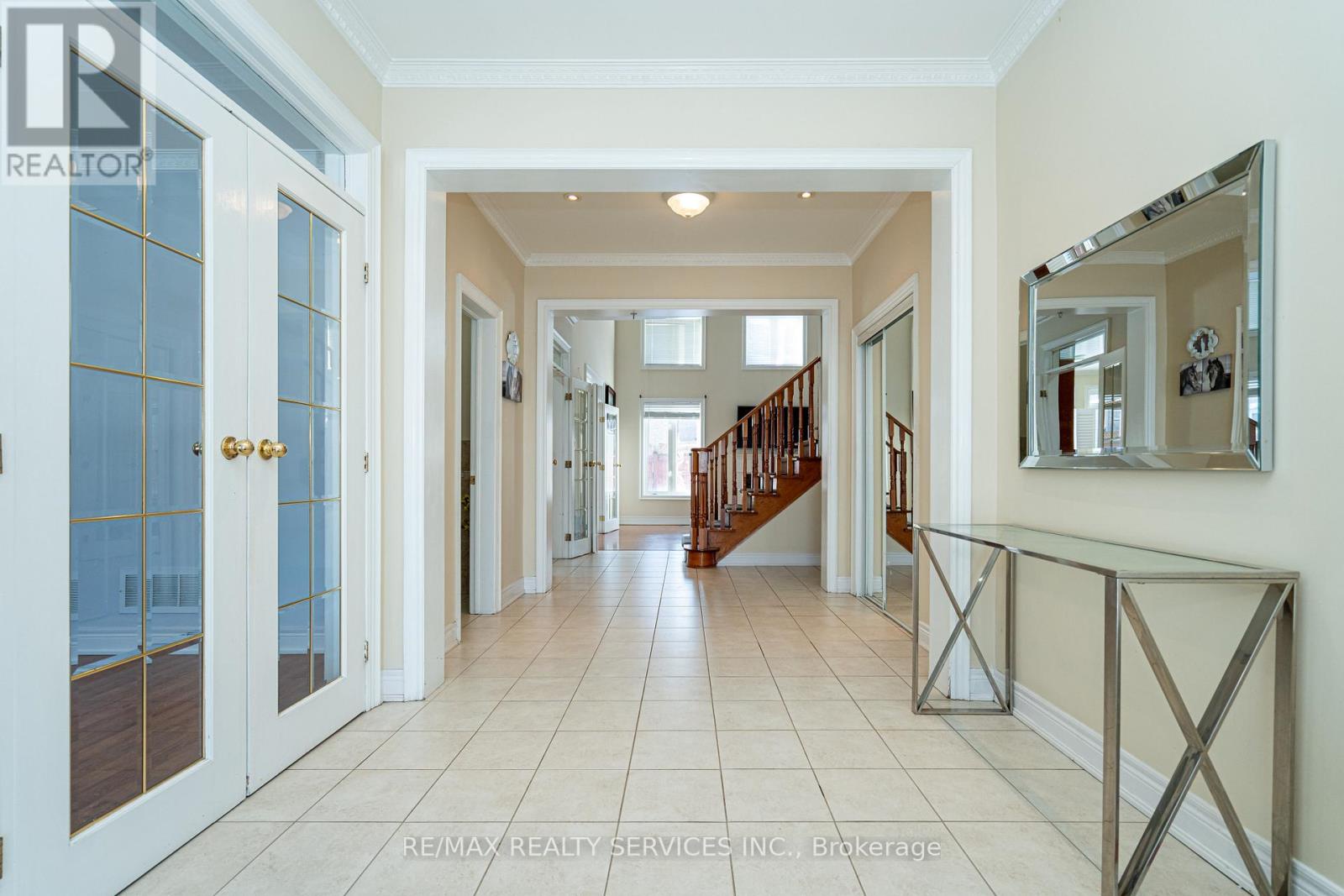 52 Mount Royal Circle, Brampton (vales Of Castlemore North), Ontario