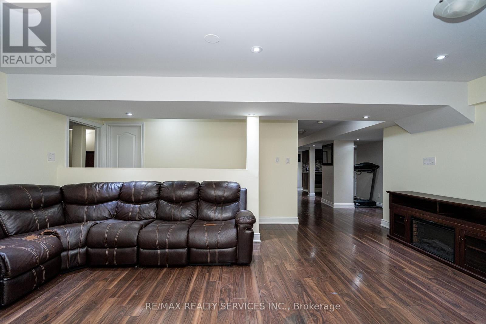 52 Mount Royal Circle, Brampton (vales Of Castlemore North), Ontario