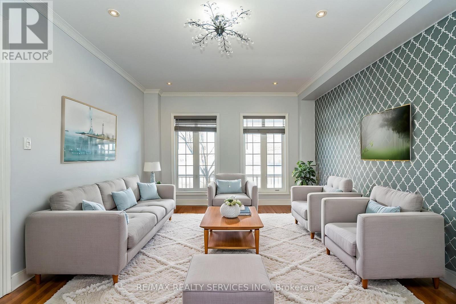 52 Mount Royal Circle, Brampton (vales Of Castlemore North), Ontario