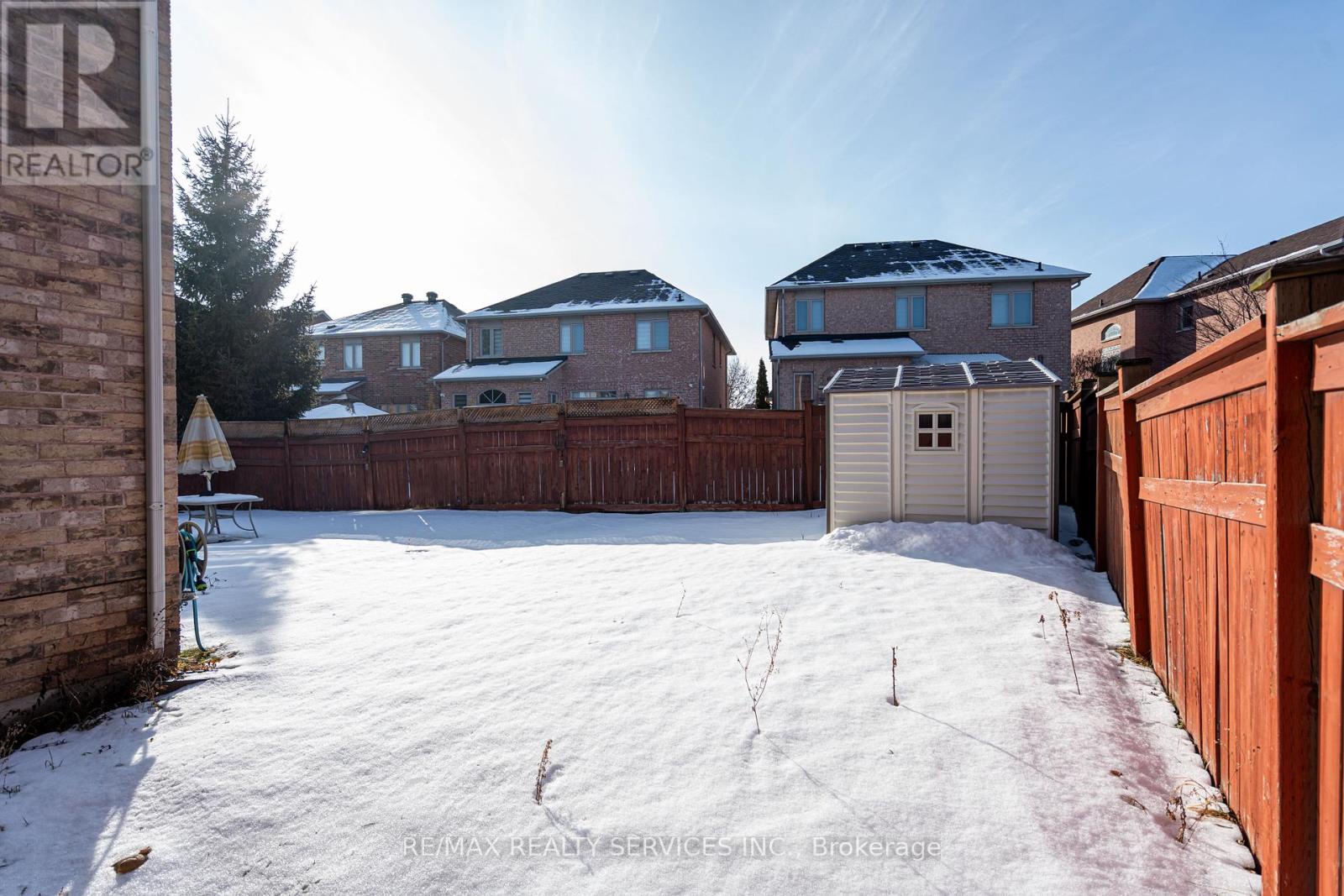 52 Mount Royal Circle, Brampton (vales Of Castlemore North), Ontario