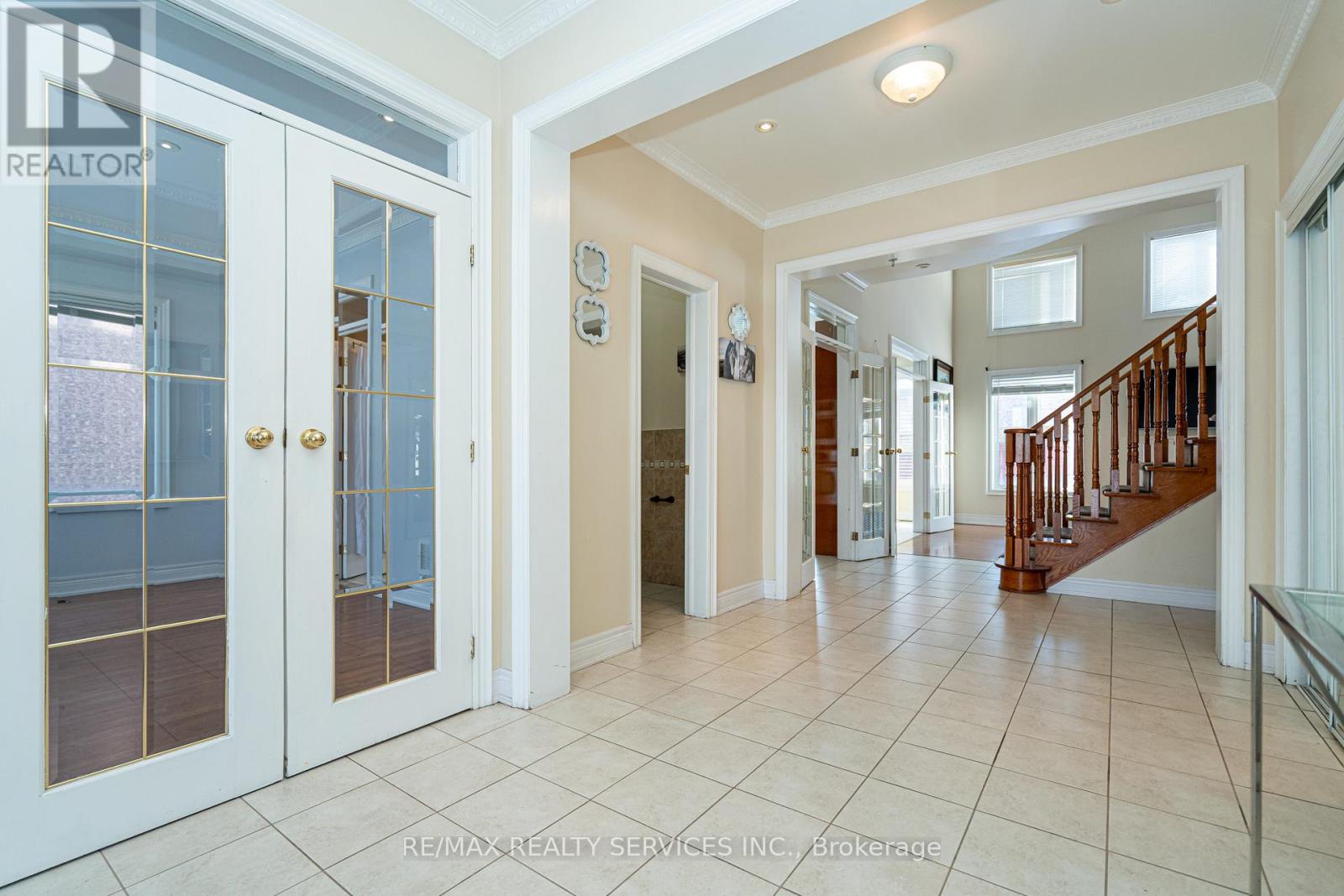 52 Mount Royal Circle, Brampton (vales Of Castlemore North), Ontario