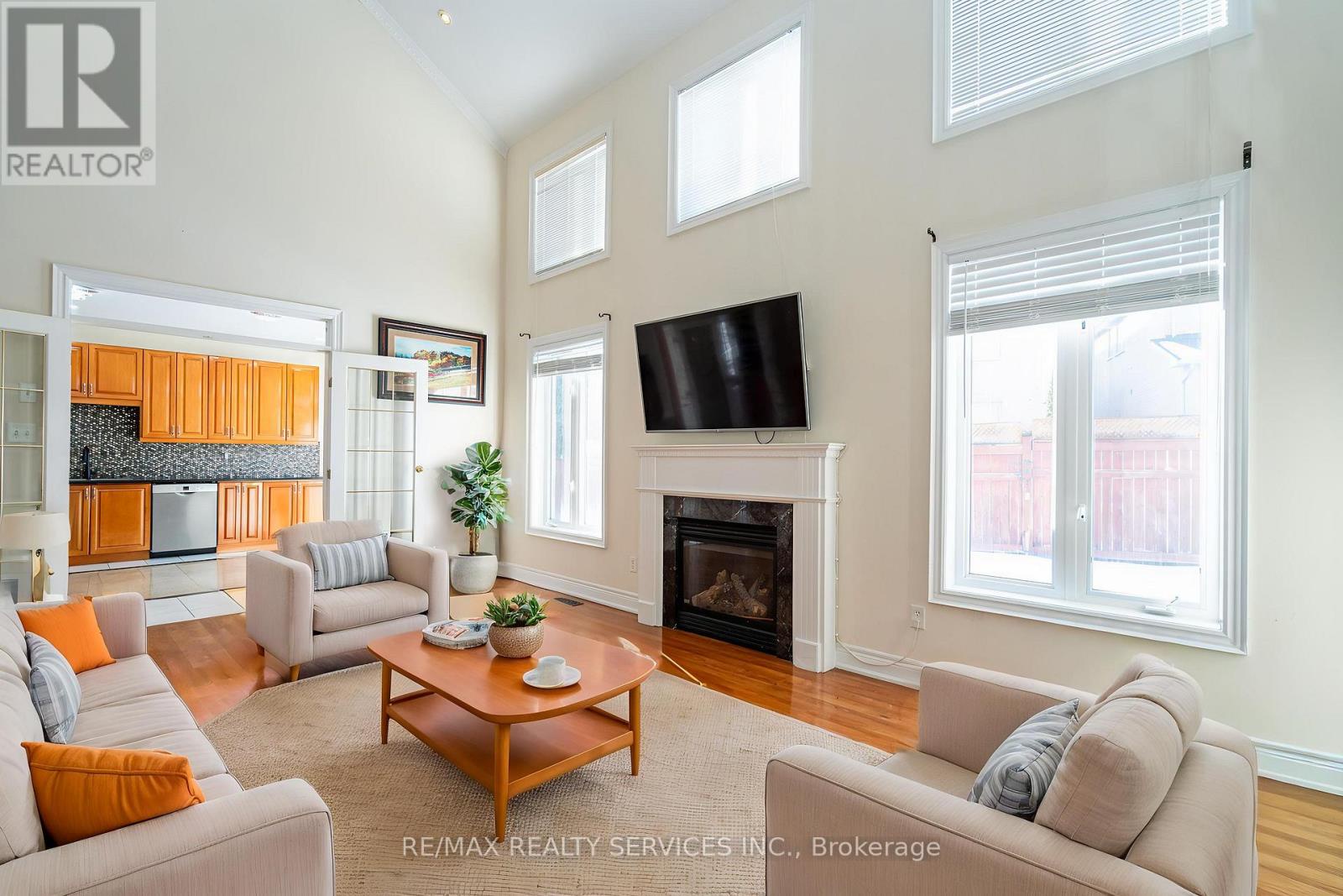 52 Mount Royal Circle, Brampton (vales Of Castlemore North), Ontario