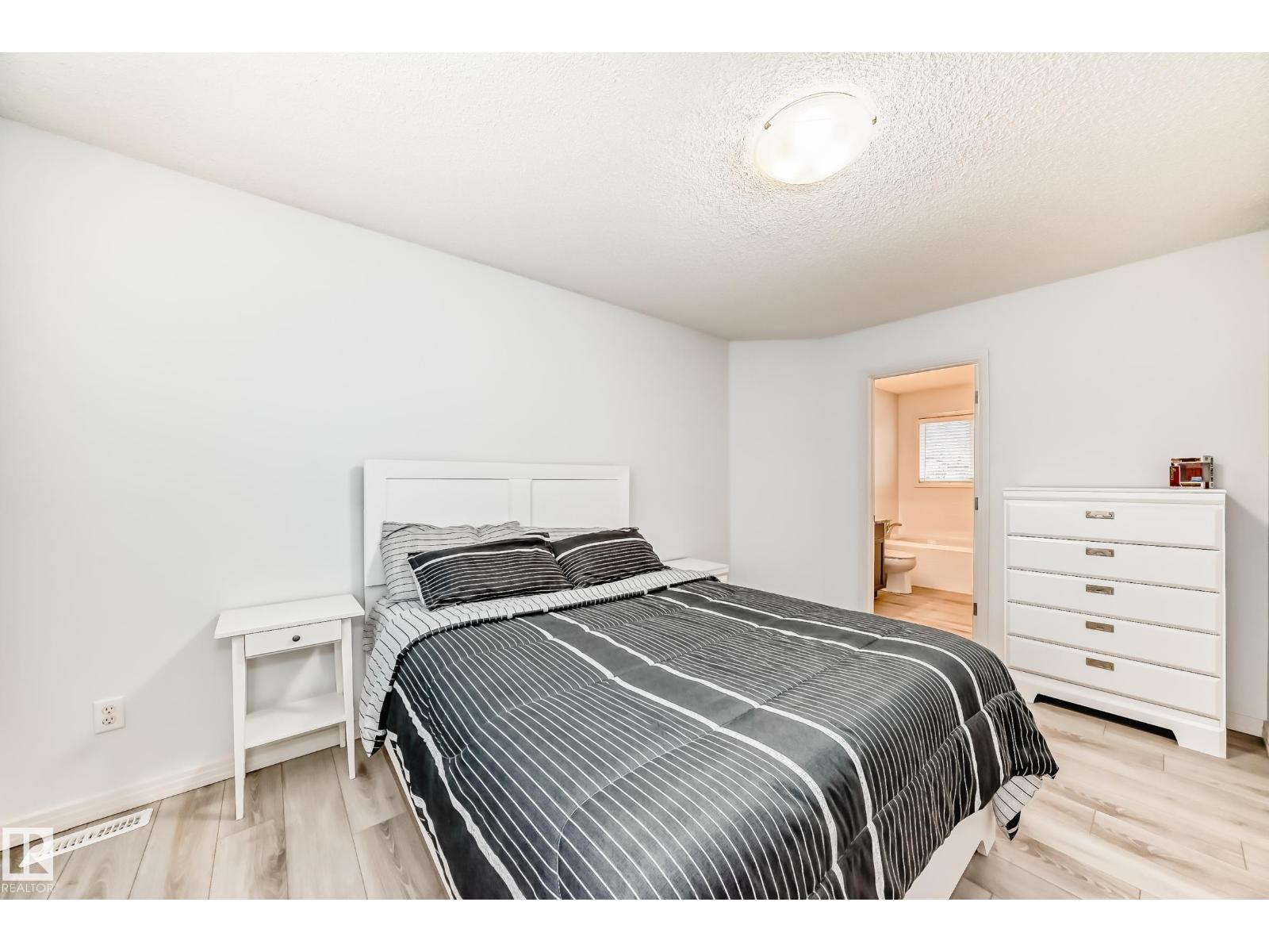 5305 205 St Nw, Edmonton, Alberta