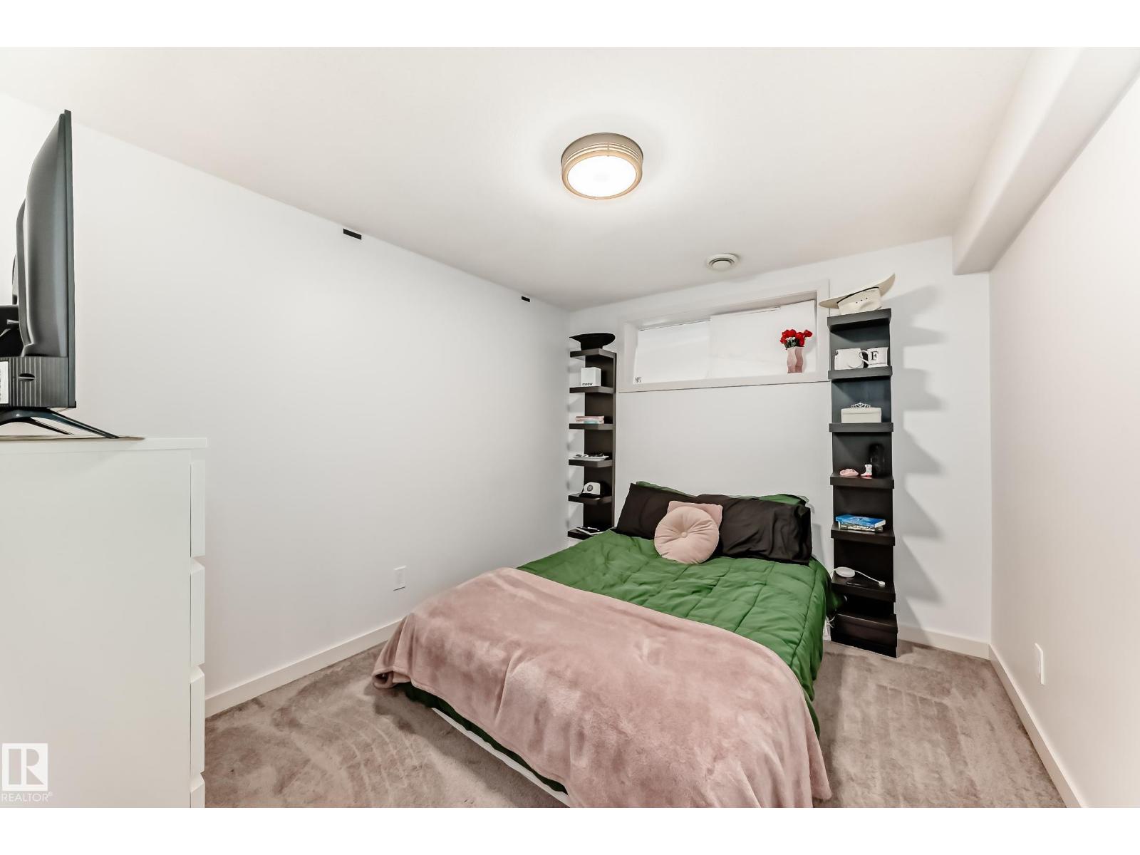 5305 205 St Nw, Edmonton, Alberta