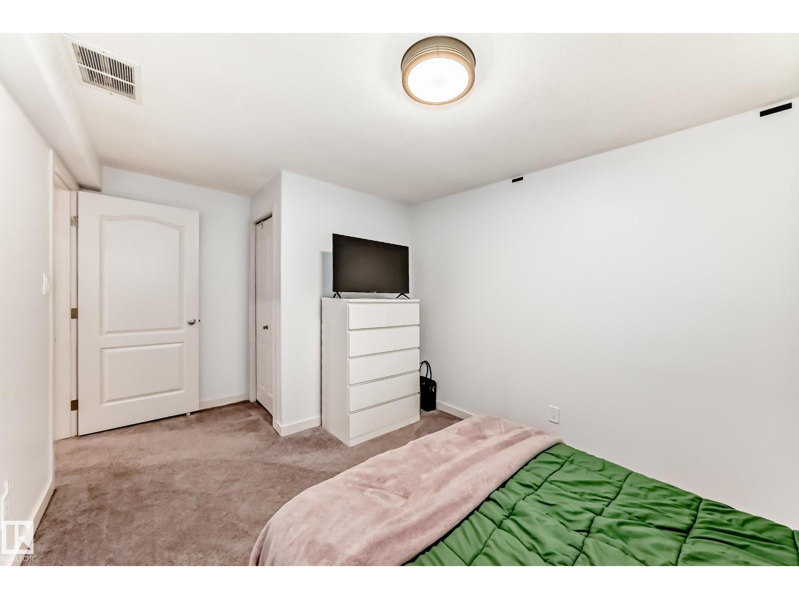 5305 205 St Nw, Edmonton, Alberta