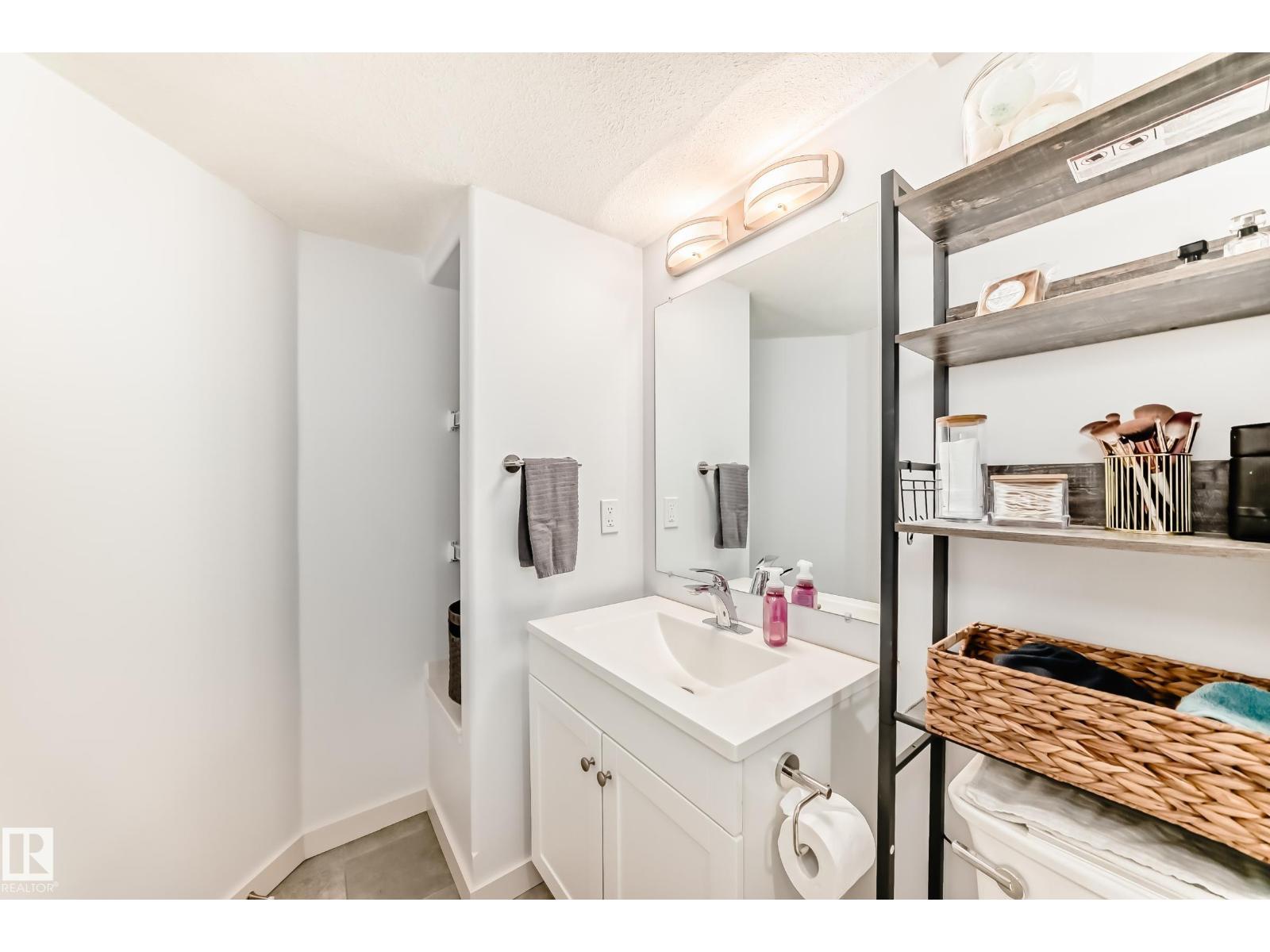 5305 205 St Nw, Edmonton, Alberta