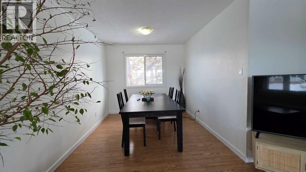 525 4 Avenue, Fox Creek, Alberta