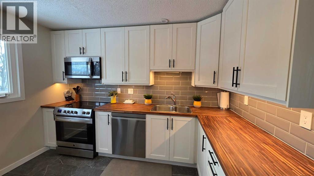 525 4 Avenue, Fox Creek, Alberta