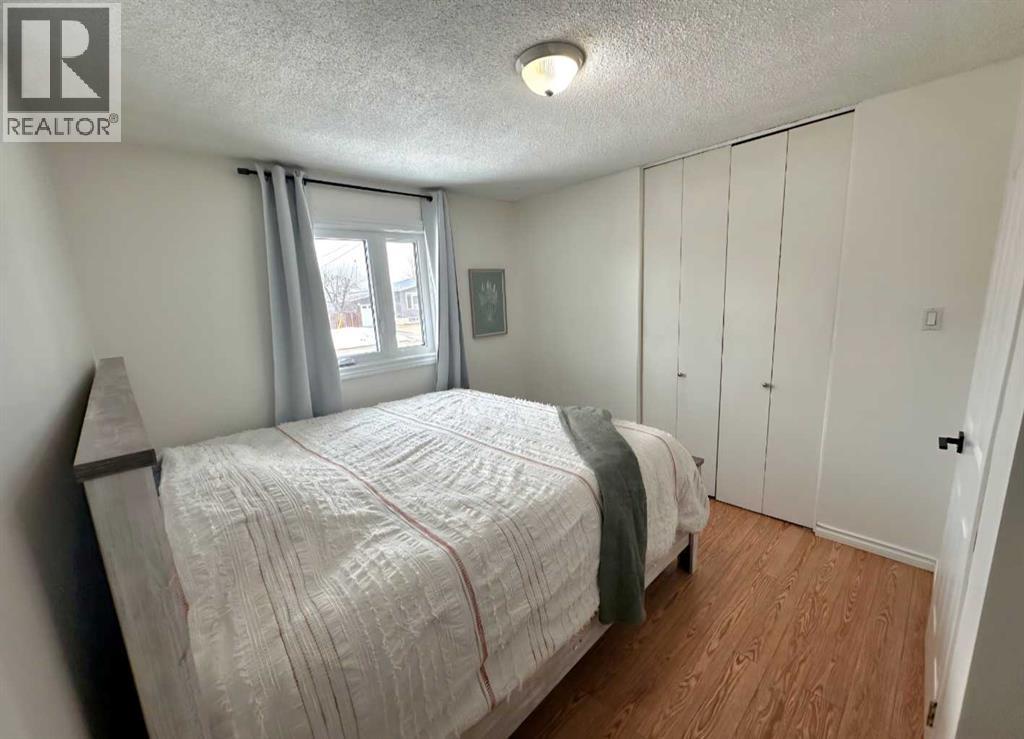 525 4 Avenue, Fox Creek, Alberta