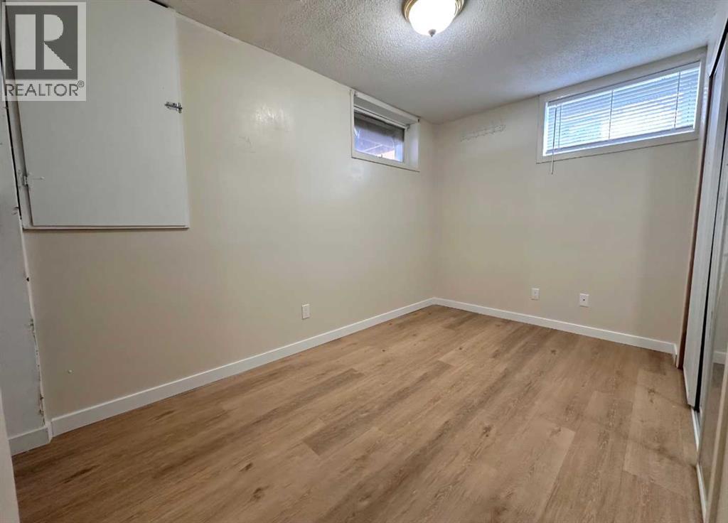 525 4 Avenue, Fox Creek, Alberta