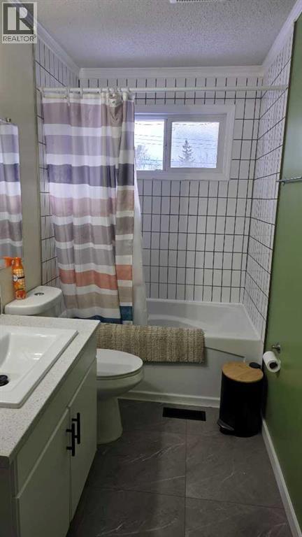 525 4 Avenue, Fox Creek, Alberta