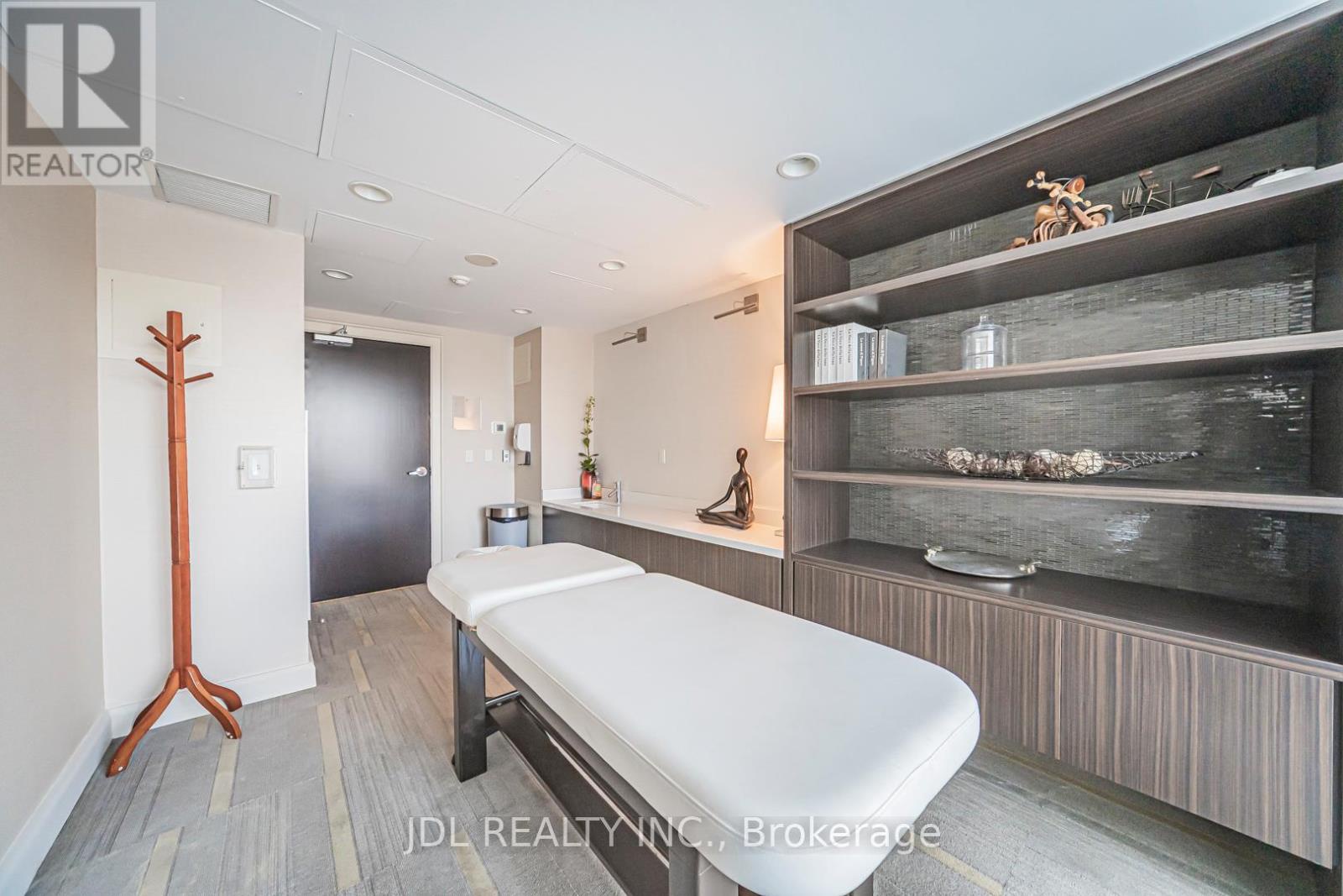 806 - 825 Church Street N, Toronto (rosedale-moore Park), Ontario