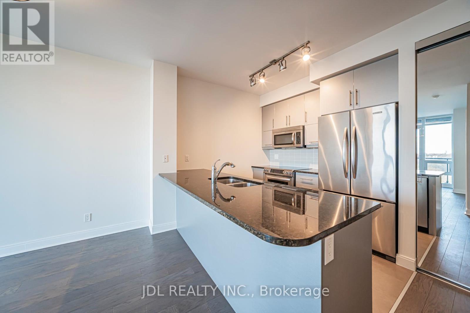 806 - 825 Church Street N, Toronto (rosedale-moore Park), Ontario