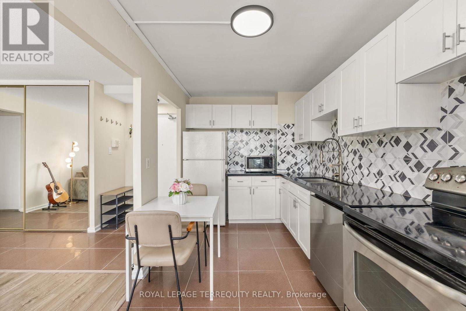 2204 - 715 Don Mills Road, Toronto (flemingdon Park), Ontario