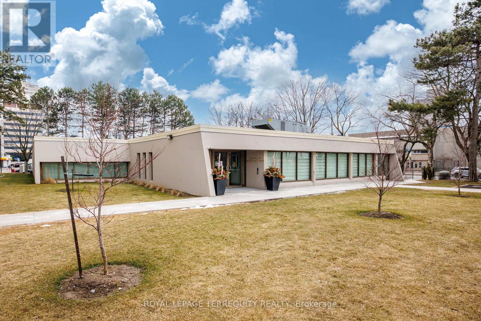 2204 - 715 Don Mills Road, Toronto (flemingdon Park), Ontario