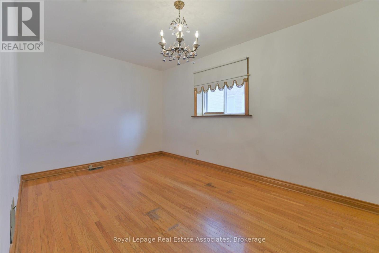 135 Jay Street, Toronto (maple Leaf), Ontario