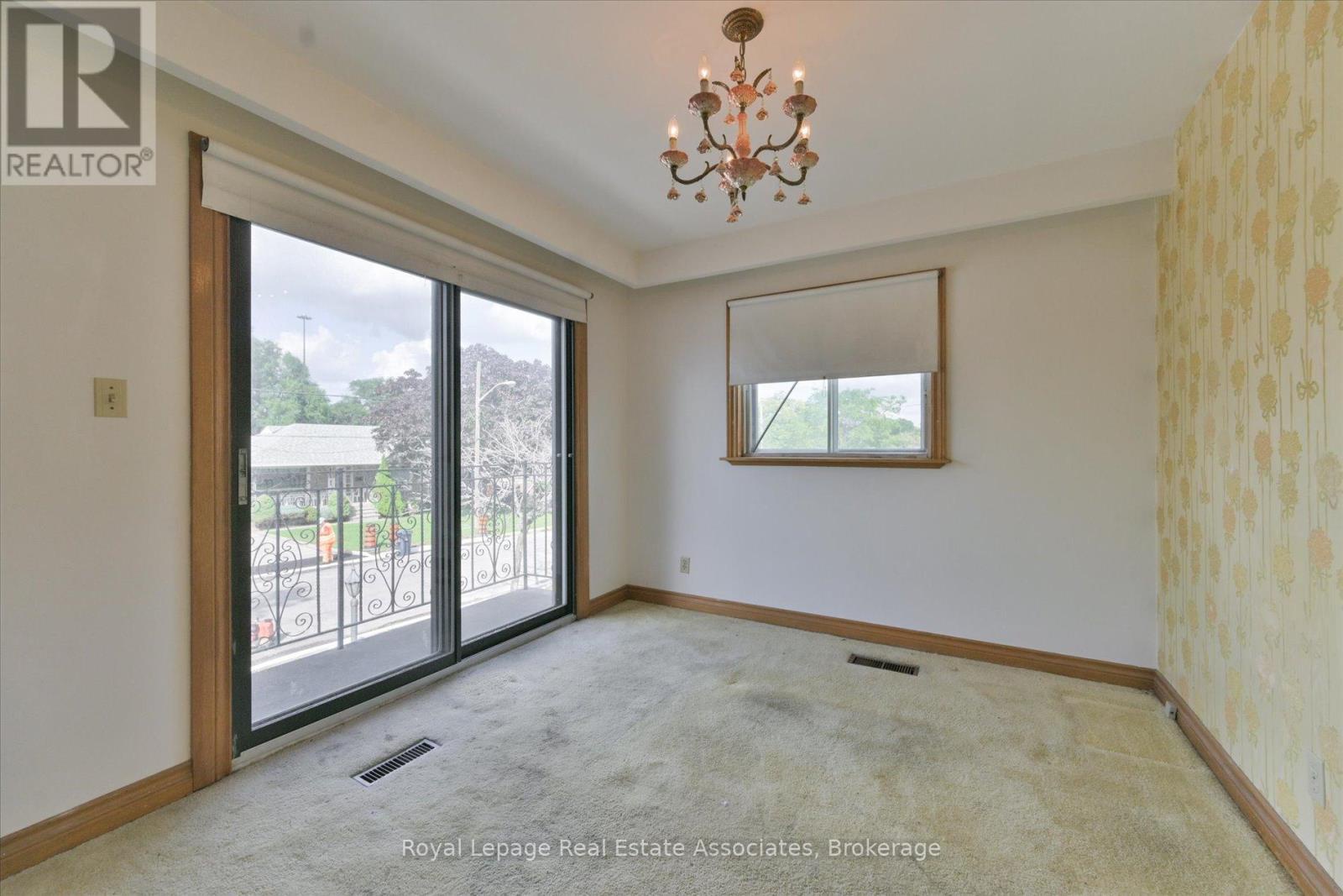 135 Jay Street, Toronto (maple Leaf), Ontario