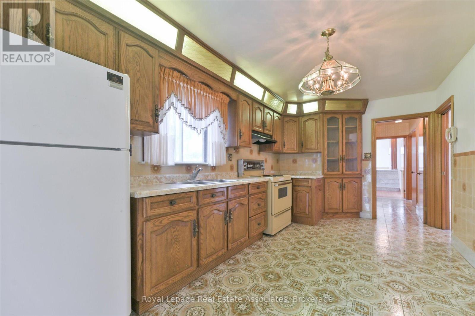 135 Jay Street, Toronto (maple Leaf), Ontario