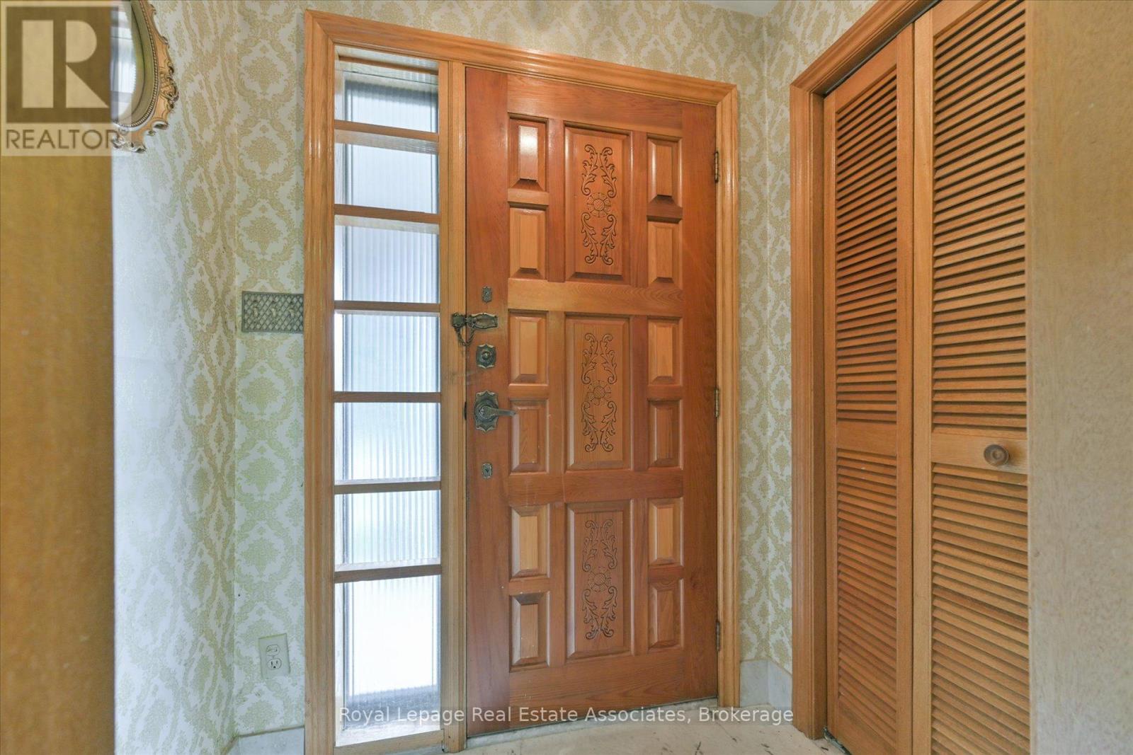 135 Jay Street, Toronto (maple Leaf), Ontario