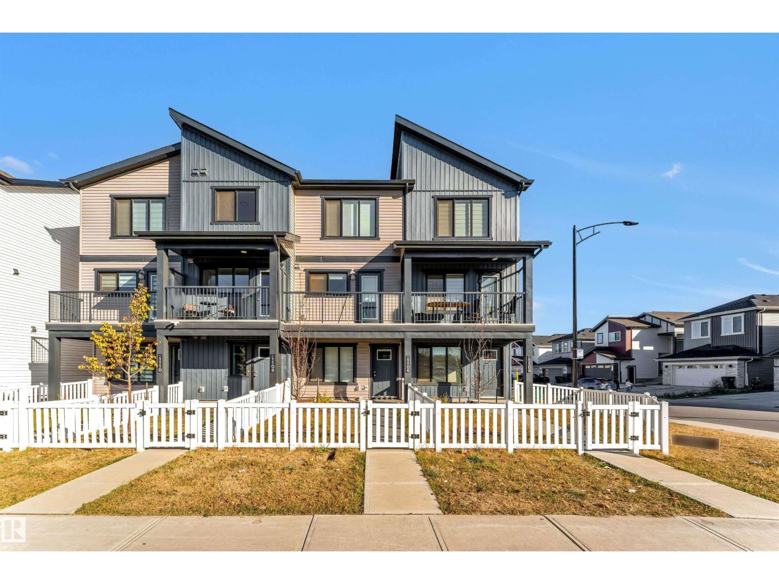 1106 Aster Bv Nw, Edmonton, Alberta