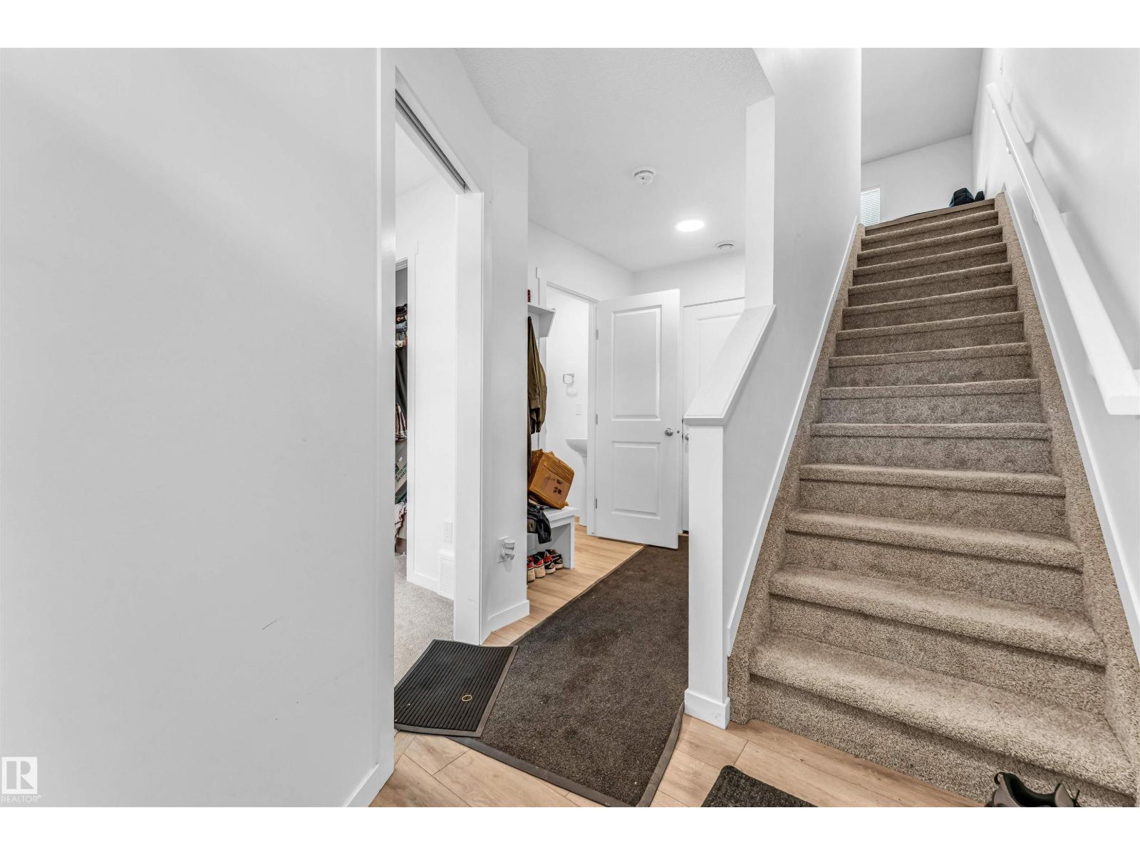 1106 Aster Bv Nw, Edmonton, Alberta