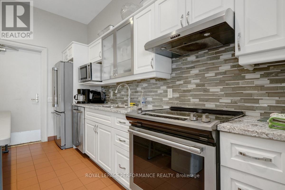 2002 - 1480 Riverside Drive, Ottawa, Ontario
