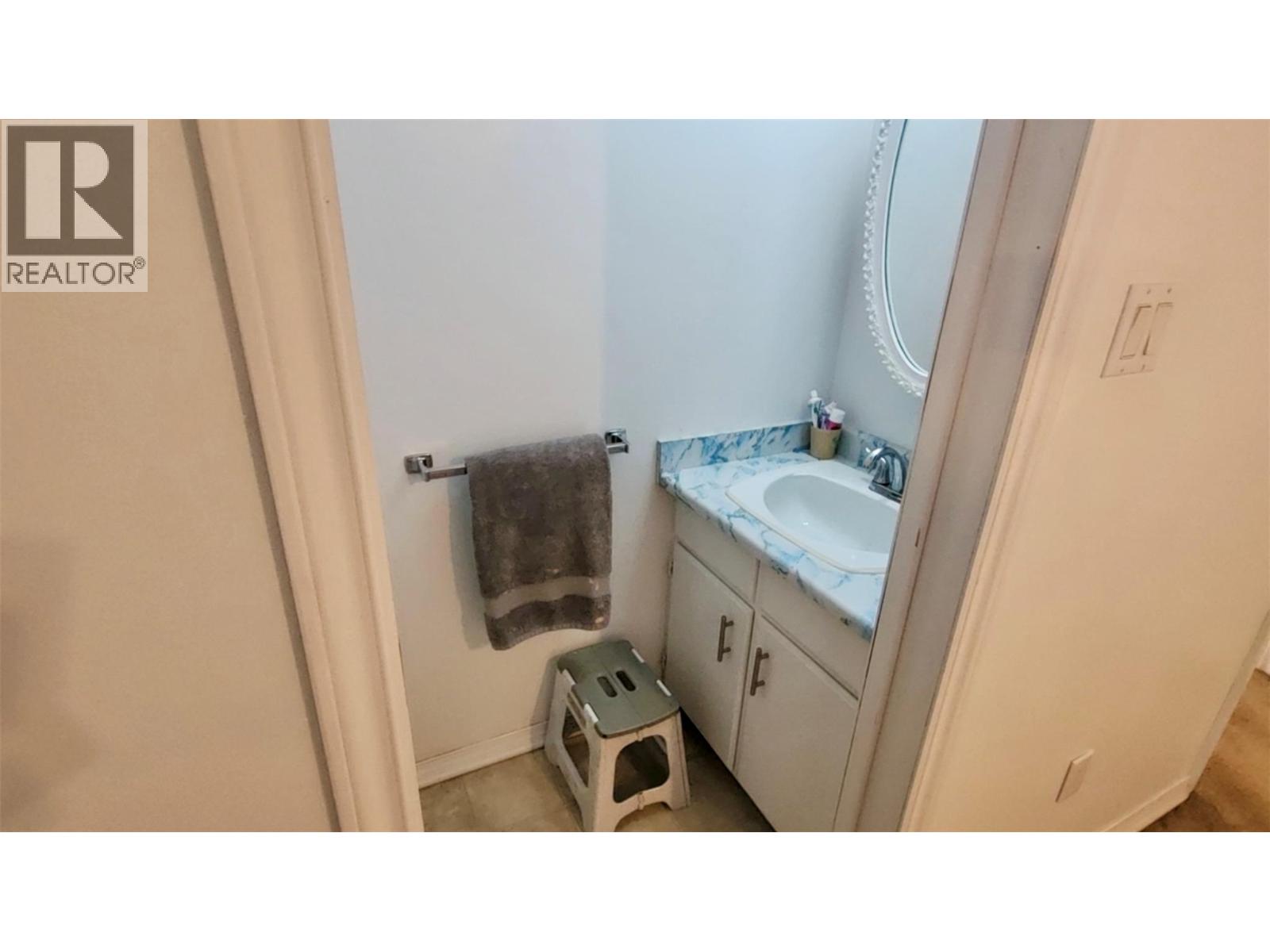 1010 Gilker Street, Nelson, British Columbia