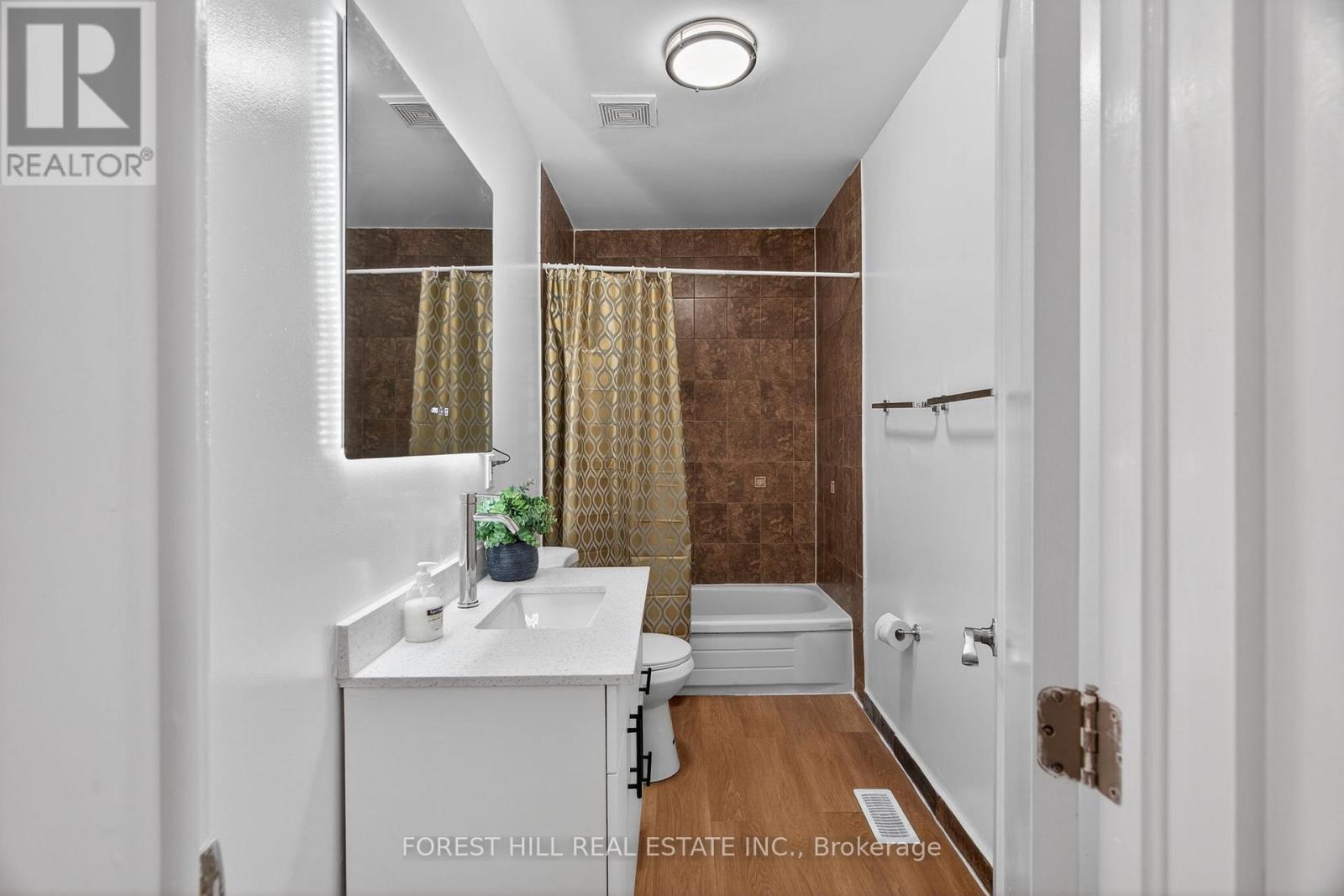 7 Ellsworth Avenue, Toronto (wychwood), Ontario