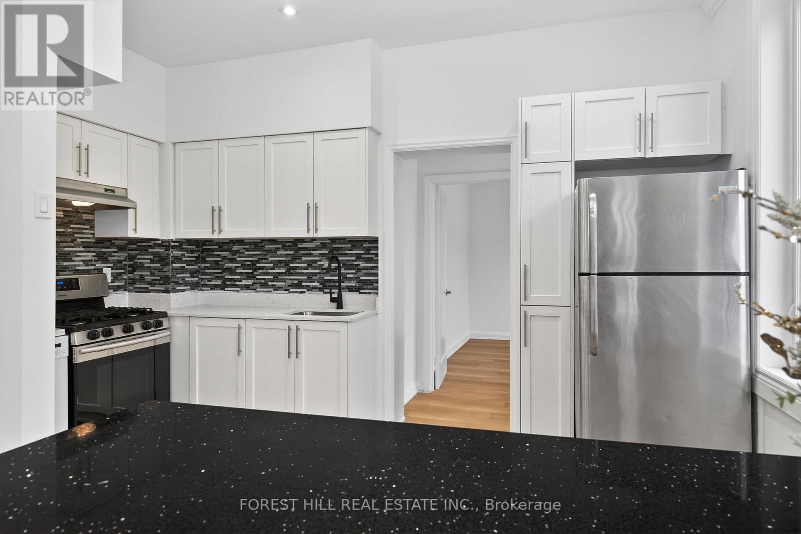 7 Ellsworth Avenue, Toronto (wychwood), Ontario