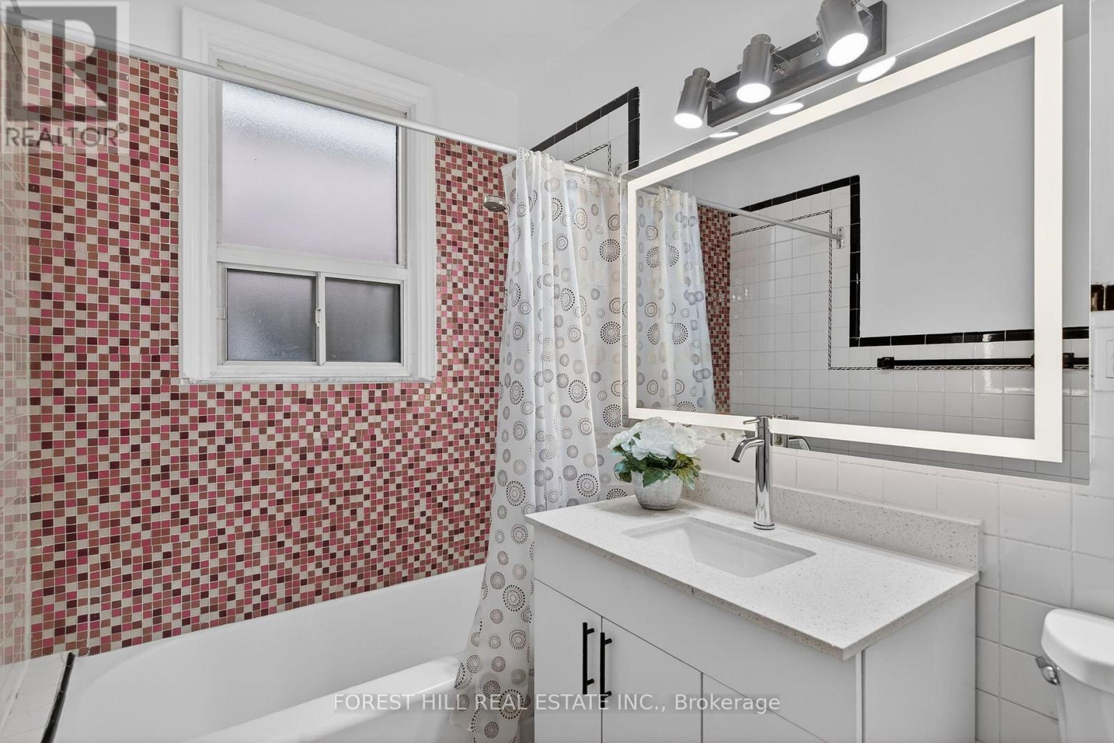 7 Ellsworth Avenue, Toronto (wychwood), Ontario