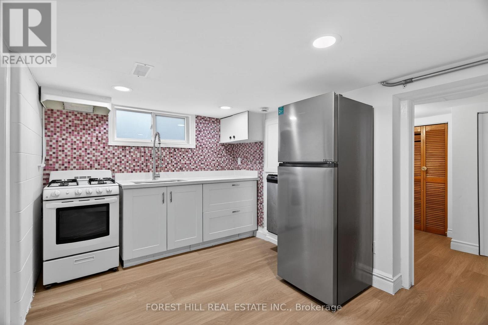 7 Ellsworth Avenue, Toronto (wychwood), Ontario