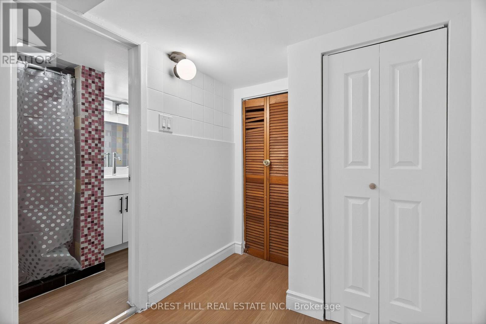 7 Ellsworth Avenue, Toronto (wychwood), Ontario